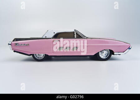 Old tin toy voiture, Ford Thunderbird Banque D'Images