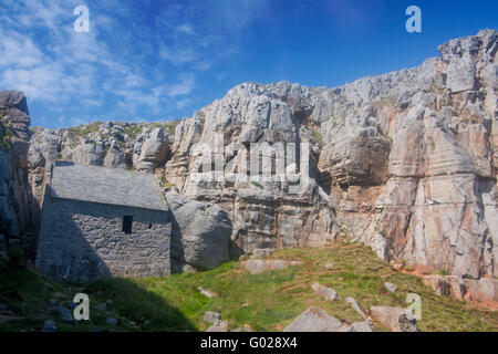 Chapelle St Govan's Wales Pembrokeshire Coast National Park UK Banque D'Images