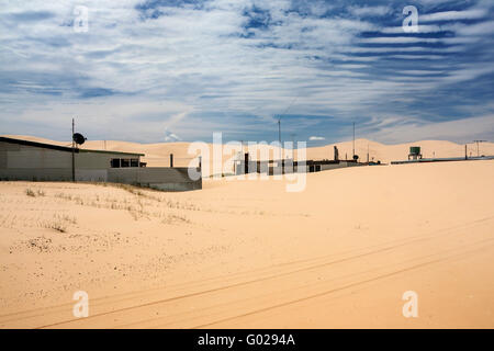 La Ville d'étain cabanes de pêcheurs des cabanes dans les dunes de Stockton Stockton Beach Bight Nouvelle Galles du sud , Australie Banque D'Images