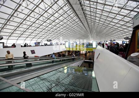 Franchise de salon et salle d'attente dans le hall des départs du Terminal 2 vols long-courriers Banque D'Images