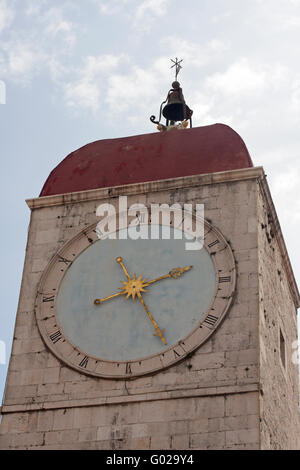 Tour de l'horloge à Trogir. La Croatie Banque D'Images