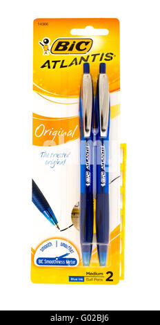 Winneconni, WI - 10 juin 2015 : Ensemble de stylos bic atlantis original Banque D'Images