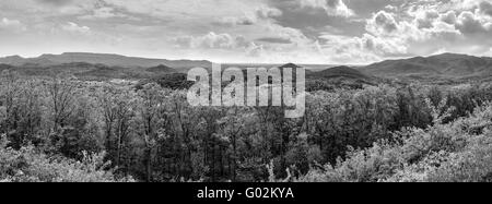 Paysage noir et blanc panorama de montagnes des Appalaches et collines Banque D'Images