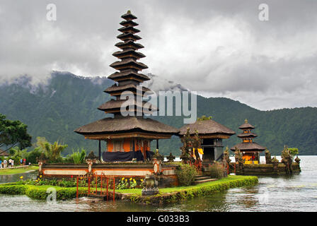 Temple Pura Ulun Danu Bali Indonésie Banque D'Images