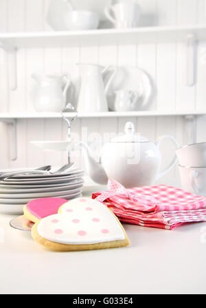 Cookies glacé sur le comptoir pour la Saint-Valentin Banque D'Images