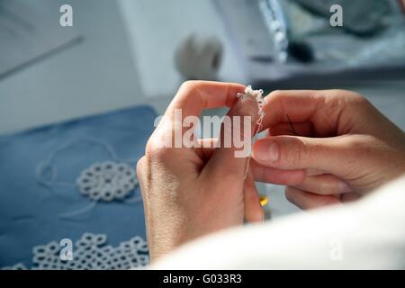 Processus de fabrication de la dentelle Banque D'Images