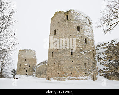 Vieille Tour d'Izborsk forteresse, le nord de la Russie Banque D'Images