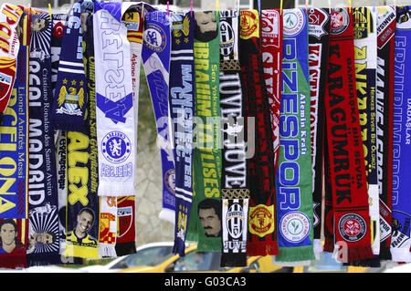 Stand du marché de marchandises pour le soccer, Istanbul, tur Banque D'Images