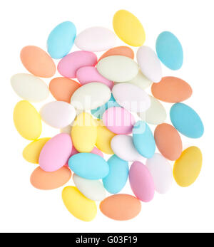 Pâques colorés/chocolat dragées de mariage (isolé sur fond blanc) Banque D'Images