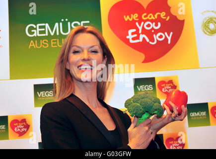 L'actrice allemande Esther Schweins d'aliments sains Banque D'Images