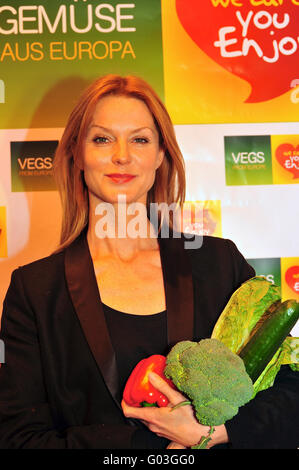 L'actrice allemande Esther Schweins d'aliments sains Banque D'Images