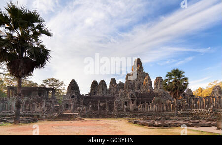 Ancien Temple Prasat Bayon à Angkor complex Banque D'Images