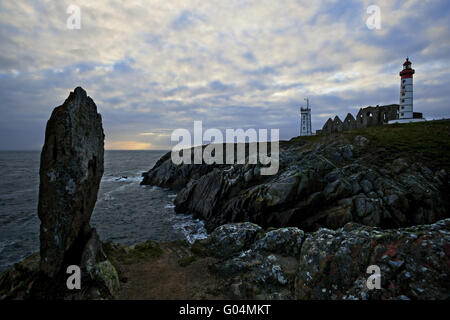 Phare et l'ancienne abbaye Saint Mathieu, Bretagne Banque D'Images