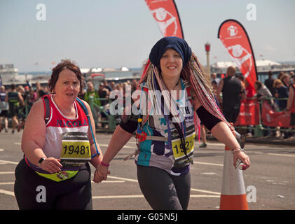 Coureurs dans le Marathon de Brighton Banque D'Images