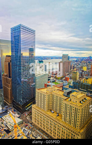 New York, USA - 24 Avril 2015 : vue aérienne sur les gratte-ciel du quartier financier de Lower Manhattan, New York City, USA. Banque D'Images