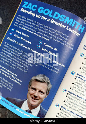 La mairie de Londres 2016 campagne électorale, littérature - candidat du Parti conservateur Zac Goldsmith Banque D'Images