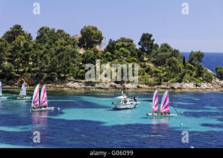 Paysage côtier à proximité Condrieu, Côte d'Azur Banque D'Images