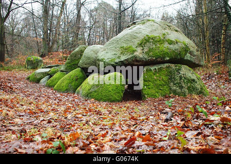 Tombe mégalithique Long Barrow Floegeln Banque D'Images