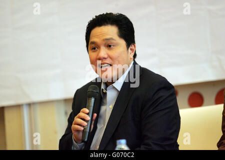 Batam, Indonésie, Îles Riau. Apr 28, 2016. L'Inter Milan, Erick Thohir propriétaire parlant de comment construire des affaires avec l'Asie et l'Europe le 28 avril 2016 à Batam, Indonésie. L'Inter Milan, Erick Thohir propriétaire refuse il a l'intention de vendre plus de 20  % de la Commerce de Suning Group de Chine. Il a dit ''Je veux mettre l'accent sur l'Inter et remercier les fans qui nous ont soutenu depuis le premier jour. Nous sommes à la recherche d'un partenaire stratégique, je ne suis pas la vente de participation majoritaire' Credit : Sijori Images/ZUMA/Alamy Fil Live News Banque D'Images