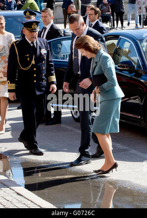 Stockholm, Suède. Apr 29, 2016. La Reine Silvia de Suède arrive à l'Opéra Royal pour les félicitations pour le 70e anniversaire du Roi Carl Gustaf à partir de l'artistique de l'académie royale Bernadotte Programme dans Stockholm, Suède, le 29 avril 2016. Photo : Albert Nieboer/pre/ - AUCUN FIL - SERVICE/dpa/Alamy Live News Banque D'Images