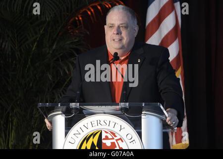 College Park, Maryland, USA. Apr 30, 2016. Gouverneur du Maryland Larry Hogan s'exprimant lors de la cérémonie d inauguration Centre Brendan Iribe tenu dans le Lot GG1, futur site de l'édifice, à l'Université du Maryland à College Park, MD. © Evan Golub/ZUMA/Alamy Fil Live News Banque D'Images