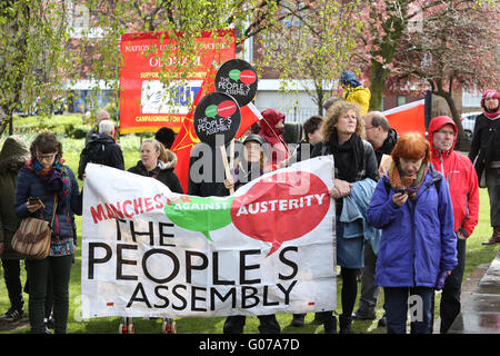 Manchester, UK. 30 avril, 2016. Les peuples se préparent à l'Assemblée générale mars à Manchester, Royaume-Uni, 30 avril, 2016 Crédit : Barbara Cook/Alamy Live News Banque D'Images