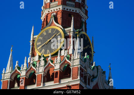 Vue rapprochée de carillon de la tour Spasskaya du Kremlin de Moscou Banque D'Images