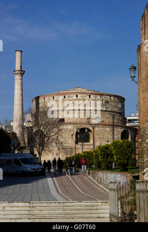 La Rotonde monument religieux monument et le minaret de la construction de la tour vu depuis le Galerious Arch.Egnatia av. Thessaloniki Banque D'Images