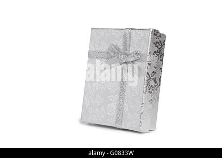 Peu d'argent avec girfbox bow isolated on white Banque D'Images