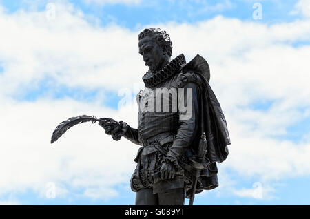 4e centenaire de la mort de Miguel de Cervantes (1616-04-23 au 2016-04-23). Détails de sa sculpture en fer, à Alcala de Henares. Banque D'Images