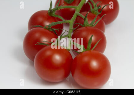 Les tomates sur la vigne Banque D'Images