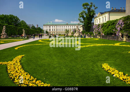 Salzbourg, Autriche - Mai 1, 2009 - voir à Palais Mirabell et ses jardins à Salzbourg. Jardins ont été ouvert au public en 1854. Banque D'Images