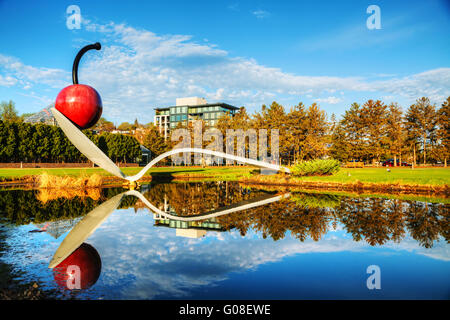 Le Spoonbridge and Cherry au Minneapolis Scul Banque D'Images