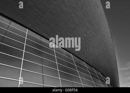 Centre aquatique de Londres conçu par Zaha Hadid pour JO de Londres toit incurvé structure asymétrique à Londres, Royaume-Uni Banque D'Images