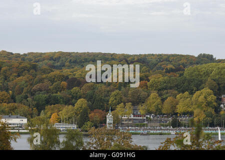 Atmosphère , Autumnally Baldeneysee, Essen, Allemand Banque D'Images