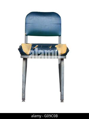 L'isolement d'une Grungy Vintage chaise avec siège Split On White Banque D'Images