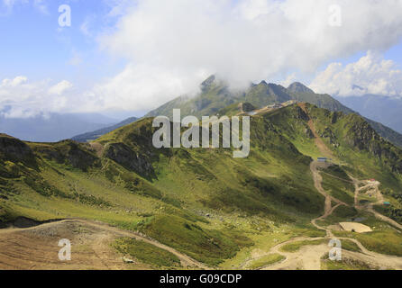 Troisième pic Aigbi dans les montagnes du Caucase. Krasnaya Polyana. Banque D'Images