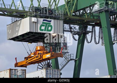 Port avec terminal à conteneurs, Dortmund, Allemagne. Banque D'Images