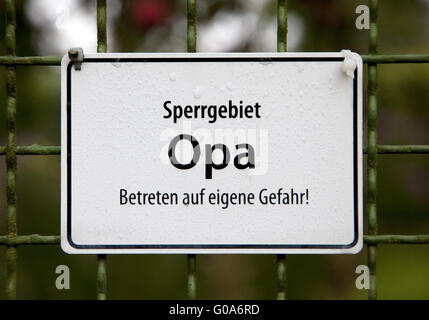 Inscrivez-restricted area grandpa, Alt Wetter, Allemagne. Banque D'Images