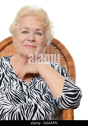 Portrait de vieille femme isolé sur fond blanc Banque D'Images