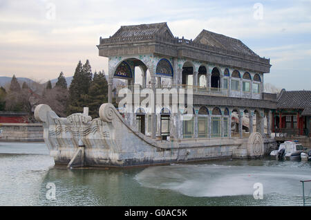 Le bateau de marbre sur le lac Kunming au Palais d'été à Beijing, en Chine Banque D'Images