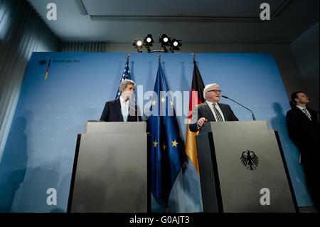 Le ministre allemand des Affaires étrangères Steinmeier nous rencontre SS Kerry Banque D'Images