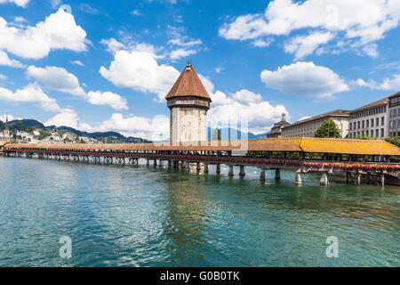 Le pont de la chapelle à Lucerne, Suisse Banque D'Images