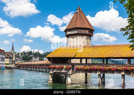 Le pont de la chapelle à Lucerne, Suisse Banque D'Images