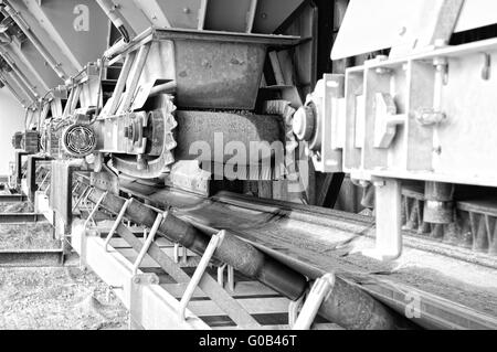 Système de transport courroie de transport en noir et blanc Banque D'Images