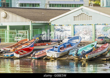 Bateaux amarrés au bord de la ville Castries St. Luci Banque D'Images