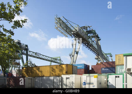 Grue à portique, port de conteneurs Dortmund, Allemagne Banque D'Images