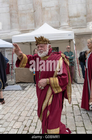 Re-enactment romain jeux en arène de Nimes un amphithéâtre romain situé dans la ville de Nîmes. Banque D'Images