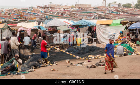 Marché aux poissons de Mbour Banque D'Images