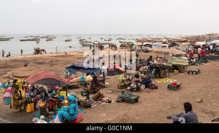 Marché aux poissons de Mbour Banque D'Images